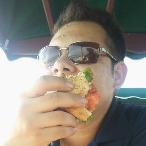 Meet your Posher, Abe